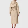 Trenchcoat mit abnehmbarer Kapuze Trenchcoat mit abnehmbarer Kapuze