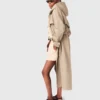 Trenchcoat mit abnehmbarer Kapuze Trenchcoat mit abnehmbarer Kapuze