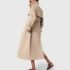 Trenchcoat mit abnehmbarer Kapuze Trenchcoat mit abnehmbarer Kapuze
