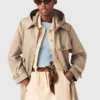Trenchcoat mit abnehmbarer Kapuze Trenchcoat mit abnehmbarer Kapuze
