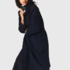 Trenchcoat mit abnehmbarer Kapuze mit Strasssteinen Trenchcoat mit abnehmbarer Kapuze mit Strasssteinen