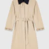 Trenchcoat mit kontrastierenden Ärmeln und Kragen Trenchcoat mit kontrastierenden Ärmeln und Kragen