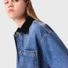 Verwaschene Jeansjacke