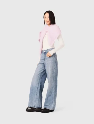 Weit geschnittene Jeans mit durchgehenden Strasssteinen