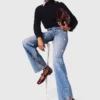 Weit geschnittene Jeans mit Stickerei Weit geschnittene Jeans mit Stickerei