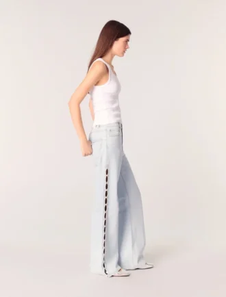 Weit geschnittene Jeans mit Strass-Ausschnitten