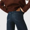 Weite Jeans mit aufgesetzten Taschen Weite Jeans mit aufgesetzten Taschen