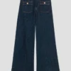 Weite Jeans mit aufgesetzten Taschen Weite Jeans mit aufgesetzten Taschen