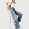Weite Jeans mit Blumenstickerei Weite Jeans mit Blumenstickerei