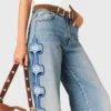 Weite Jeans mit Blumenstickerei Weite Jeans mit Blumenstickerei