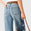 Weite Jeans mit Blumenstickerei Weite Jeans mit Blumenstickerei