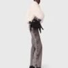 Weite Jeans mit Perlenverzierung Weite Jeans mit Perlenverzierung