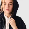 Windjacke mit Kapuze und Strasssteinen Windjacke mit Kapuze und Strasssteinen